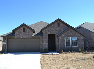 5090 Royal Springs Dr, Forney, TX 75126