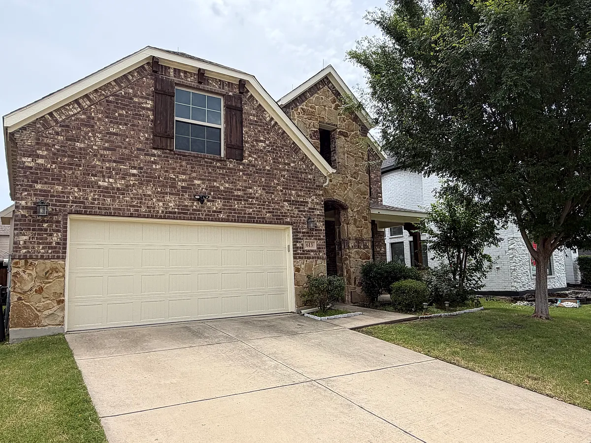 Building Photo - 613 Cypress Hill Dr