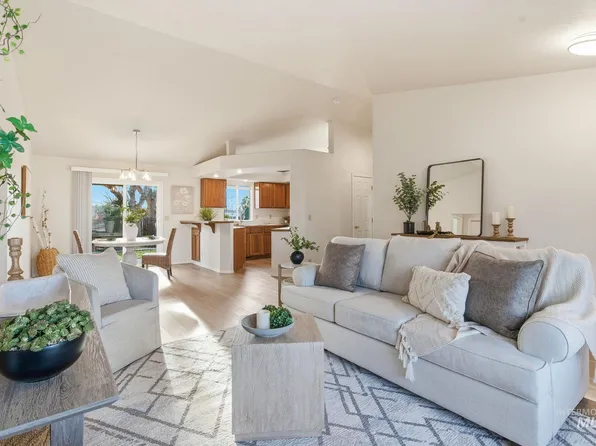 2255 E Grapewood Dr, Meridian, ID 83646