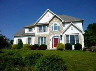 123 E Countryside Dr, Boiling Springs, PA 17007