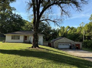 604 Miley St, Lansing, KS 66043