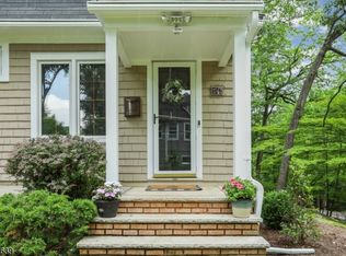 31 Fells Rd, Verona, NJ 07044