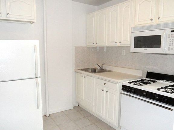 5th image of 628 W 151st St APT 5A