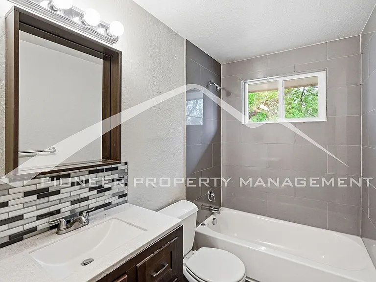 9700 W 17th Ave — Photo 11