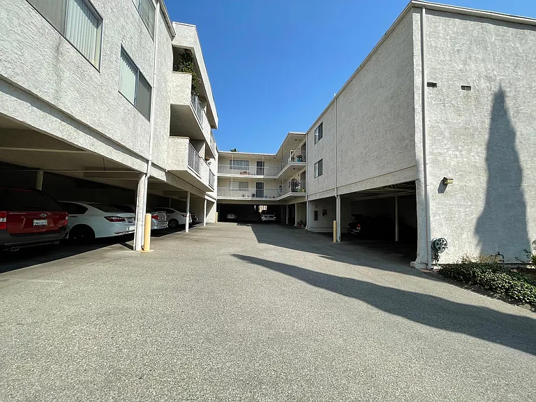 1750 Gillette Cres #103 — Photo 28