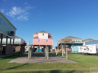 965 Beaumont Dr, Crystal Beach, TX 77650
