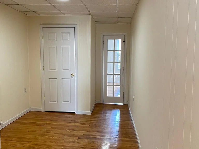475 Monmouth St #4 — Photo 15