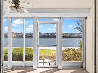 7625 Sun Island Dr S APT 101, South Pasadena, FL 33707