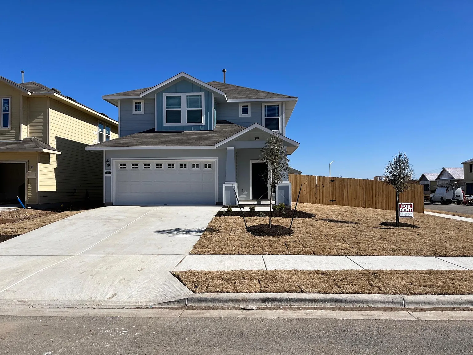 3 bed, 2.5 bath, 1800 sqft, $1,925 — Photo 2