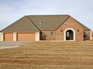 16745 SW 29th St, El Reno, OK 73036