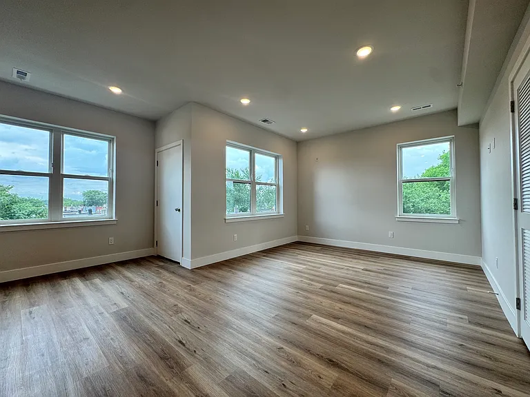 5222-24 Chester Ave #15 — Photo 30