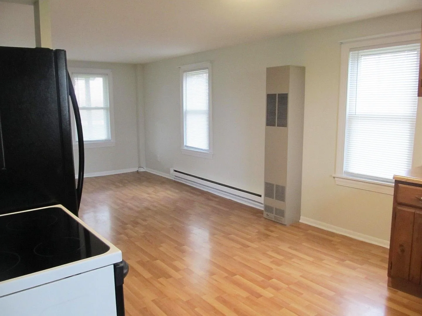 2 bed, 1.0 bath, 1003 sqft, $1,200 — Photo 4