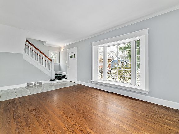 2nd image of 434 N Brainard Ave