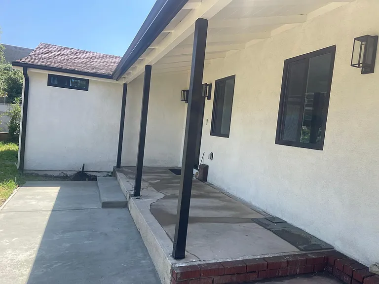 4635 Kraft Ave — Photo 3
