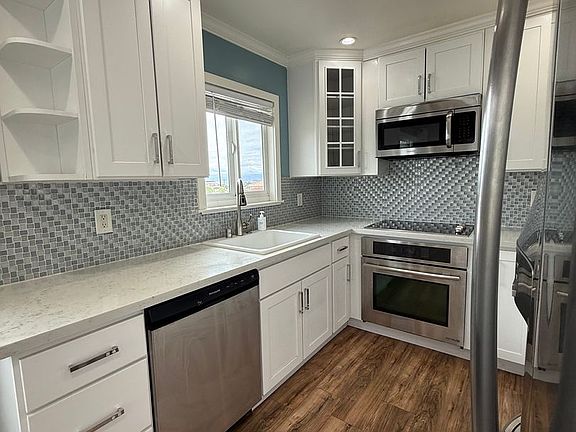 3rd image of 1621 6th Ave #9