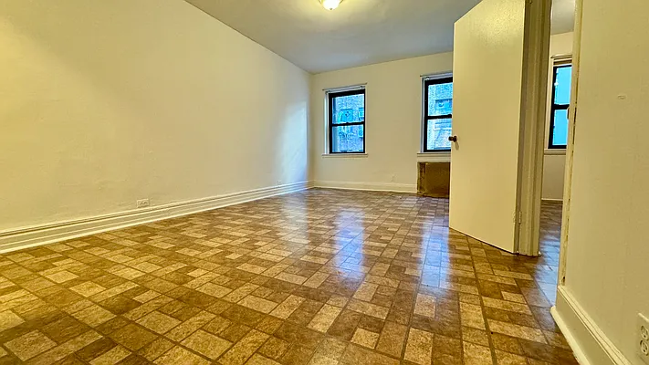 Rented by HOLTON REAL ESTATE INC. | media 1