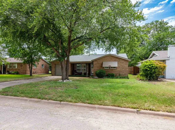 909 S Anson St, Stamford, TX 79553