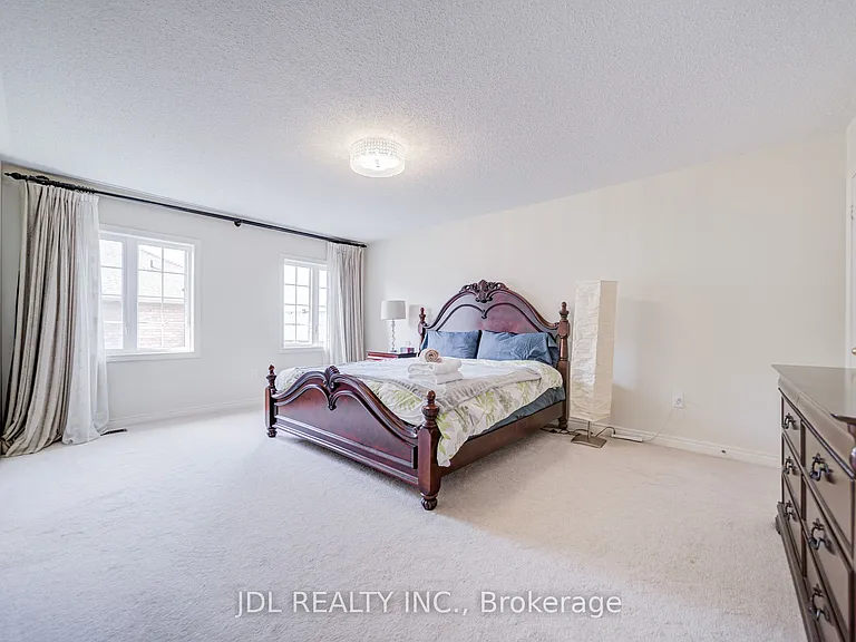 1139 Cenotaph Blvd — Photo 41