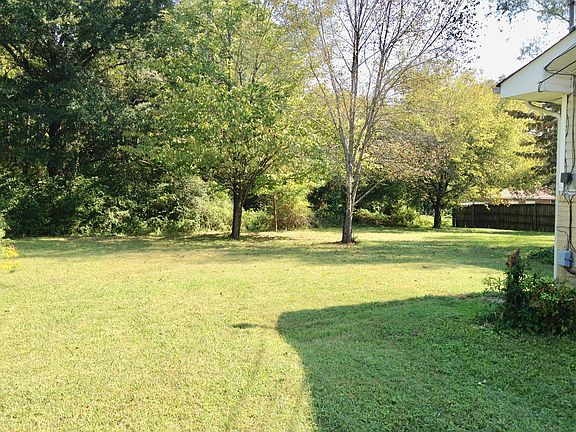 2nd image of 1519 Shelby Cir
