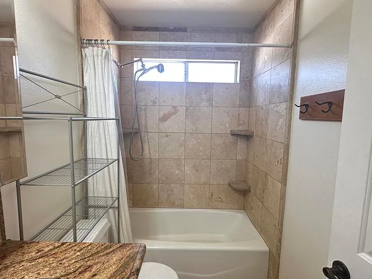 325 Princeton St — Photo 9