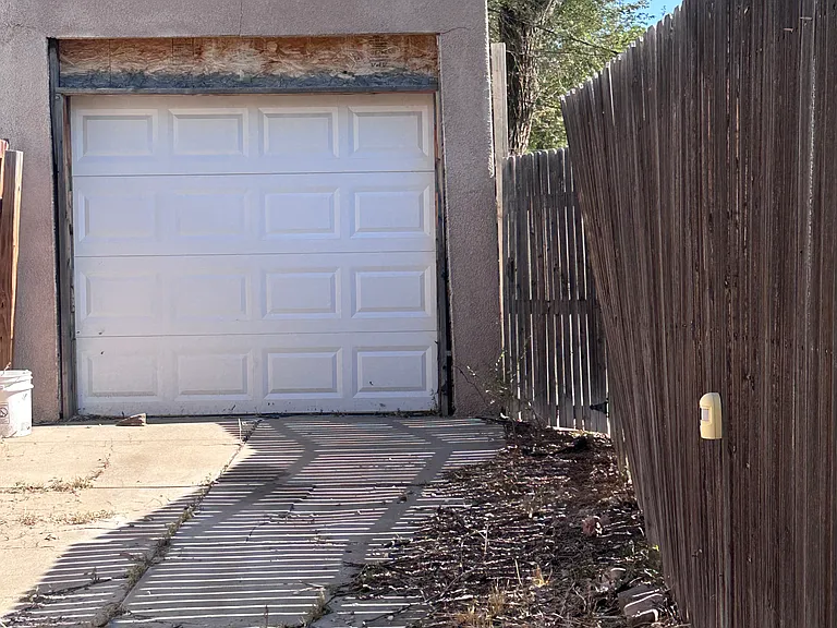 Driveway to Garage