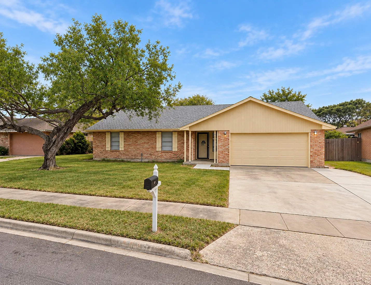 3 bed, 1671 sqft, $2,100 — Photo 1