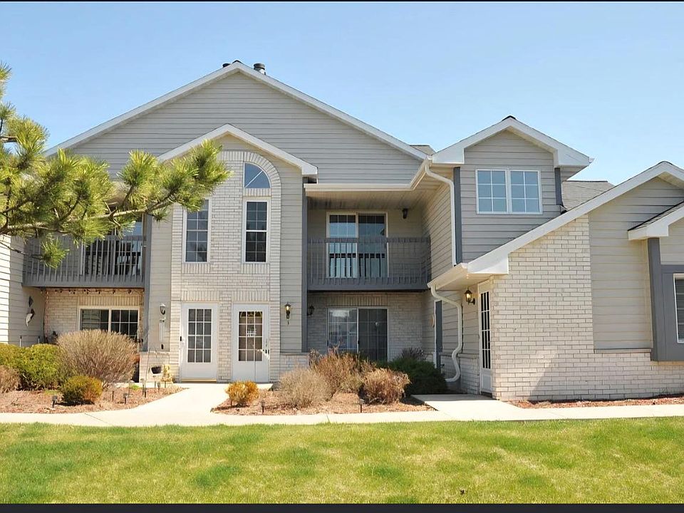 1st image of W240N2566 E Parkway Meadow CIRCLE #3