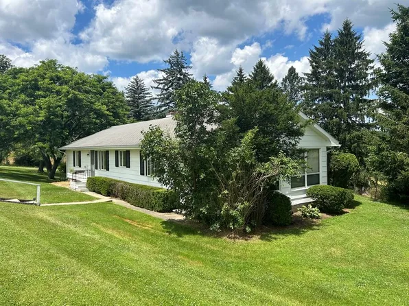 35 Mulberry Ln, Mansfield, PA 16933
