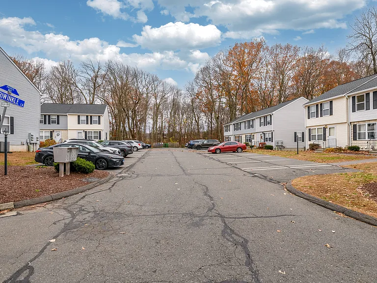 3 Periwinkle Ln #3 — Photo 3