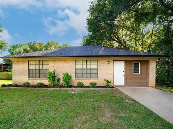 300 Tate St, Henderson, TX 75654