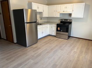 154 Applegrove St NE APT B, North Canton, OH 44720