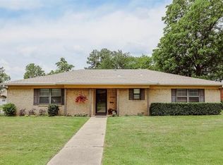 3205 E Houston St, Paris, TX 75460
