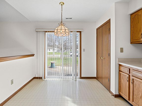 2nd image of 1940 Honeybrook Way
