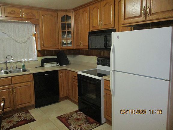 3rd image of 57 Helen St