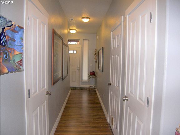 3rd image of 2423 NE 114th Ct