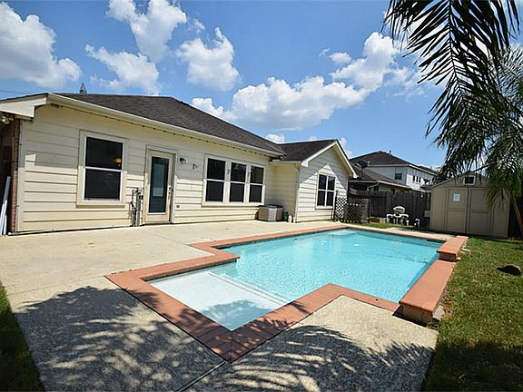 2nd image of 2206 Enchanted Park Ln