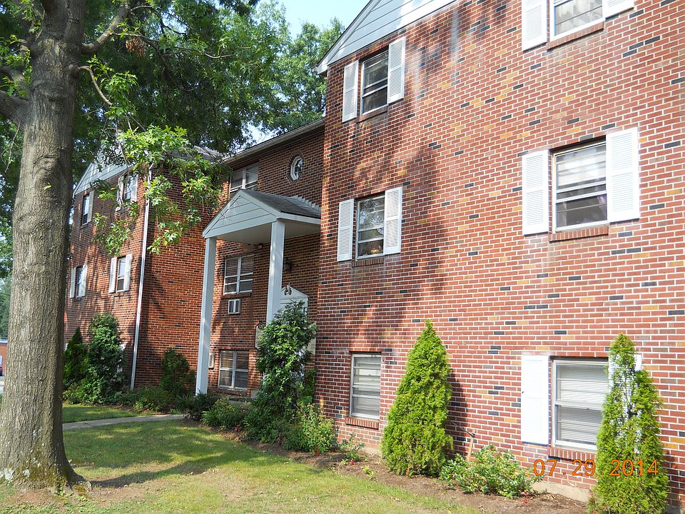2nd image of 100 N Wales Rd APT 8