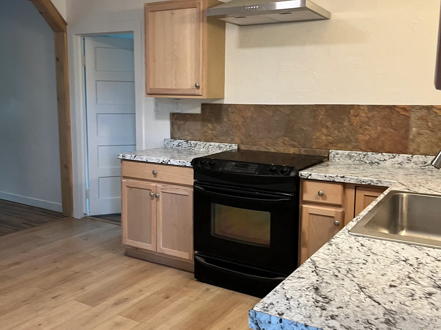 2 bed, 800 sqft, $1,550 — Photo 4