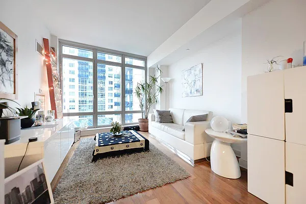 Rented by Compass | media 12