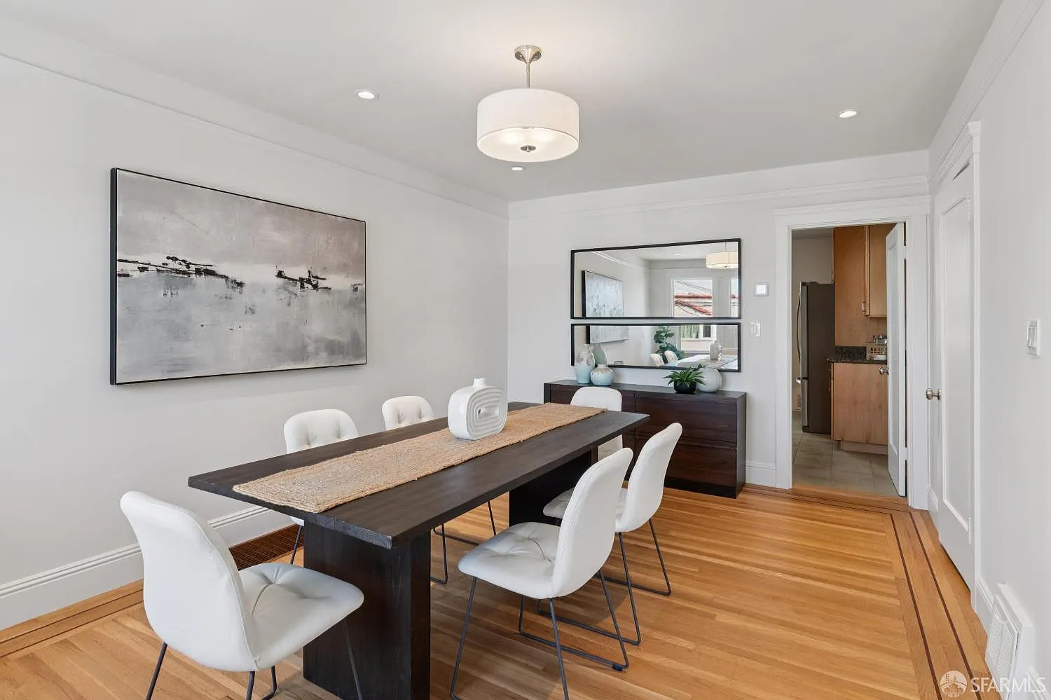 2 bed, 1100 sqft, $4,800 — Photo 3