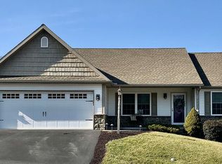 24 Gentle Dr, East Earl, PA 17519
