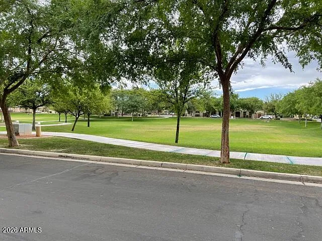 3 bed, 2.5 bath, 2237 sqft, $2,200 — Photo 2