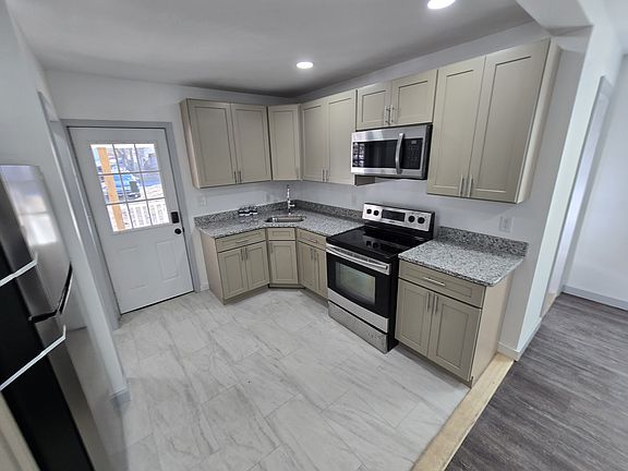 2nd image of 33 E Main St #C