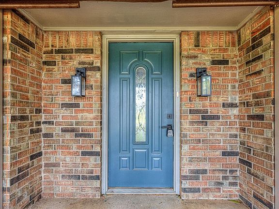 5th image of 2233 W Keens Dr