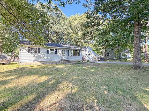3rd image of 12 Birchwood Avenue