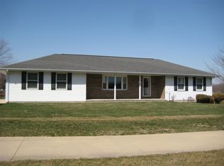 1901 Deer Ln, Washington, IL