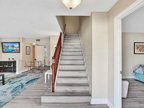 4th image of 3226 NE 12th St APT 11