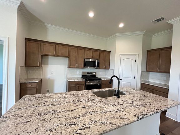 3rd image of 3444 Woods Rd