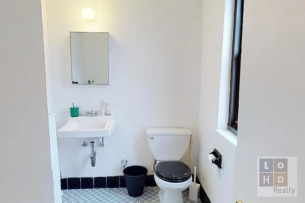 Rented by LoHo Realty | media 7