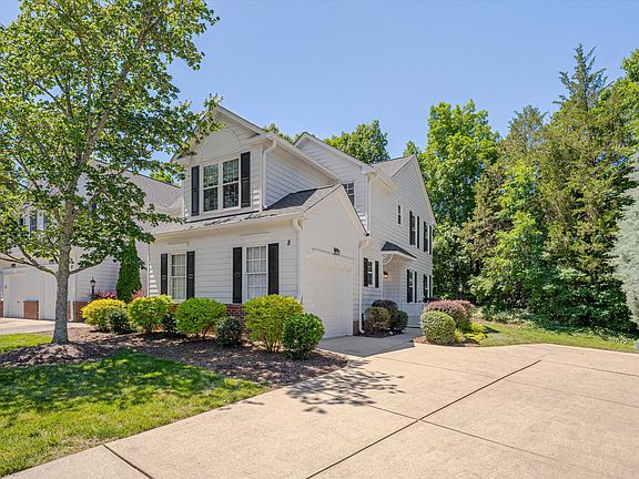2nd image of 8 Lake Hill Dr